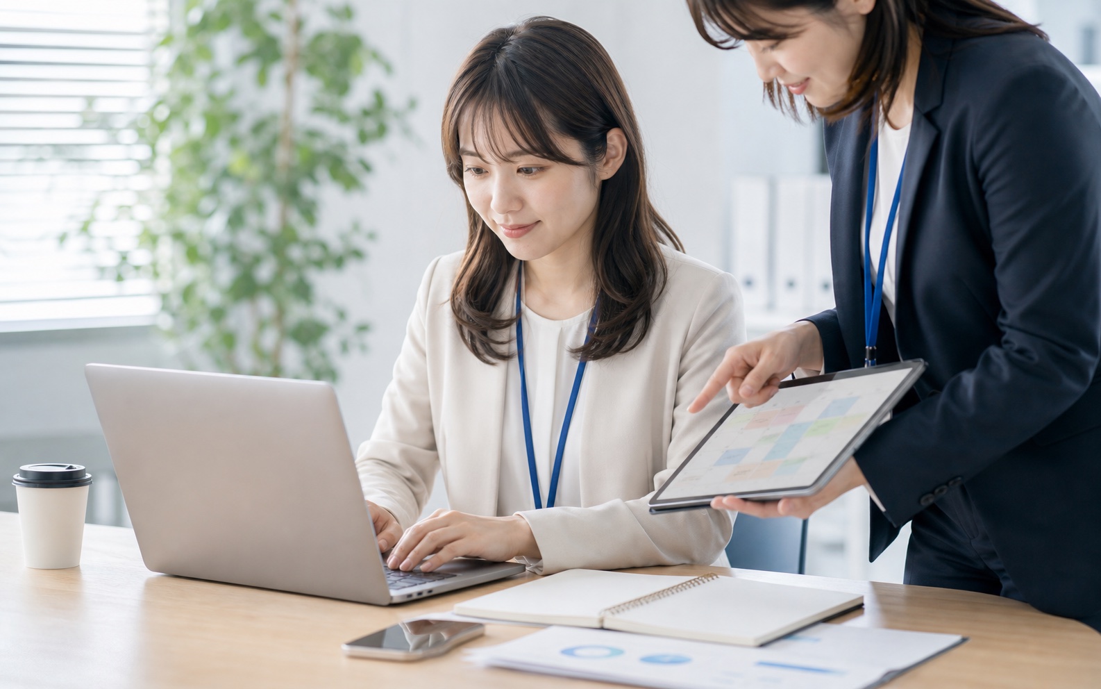採用スケジュールを確認しながら運用する担当者